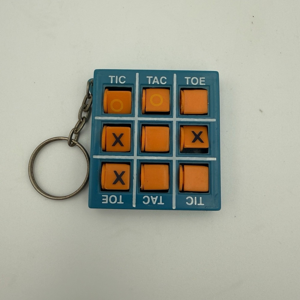 Vintage Tic Tac Toe Keychain Game Blue Orange